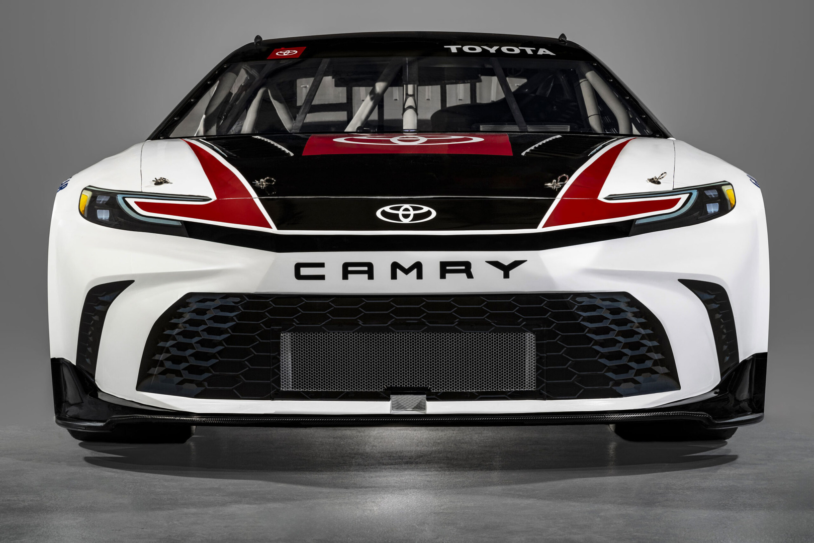 SMALL_2024_Toyota_NASCARCup_Camry_XSE_002-scaled